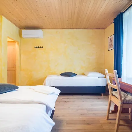 Kobarid Rooms *